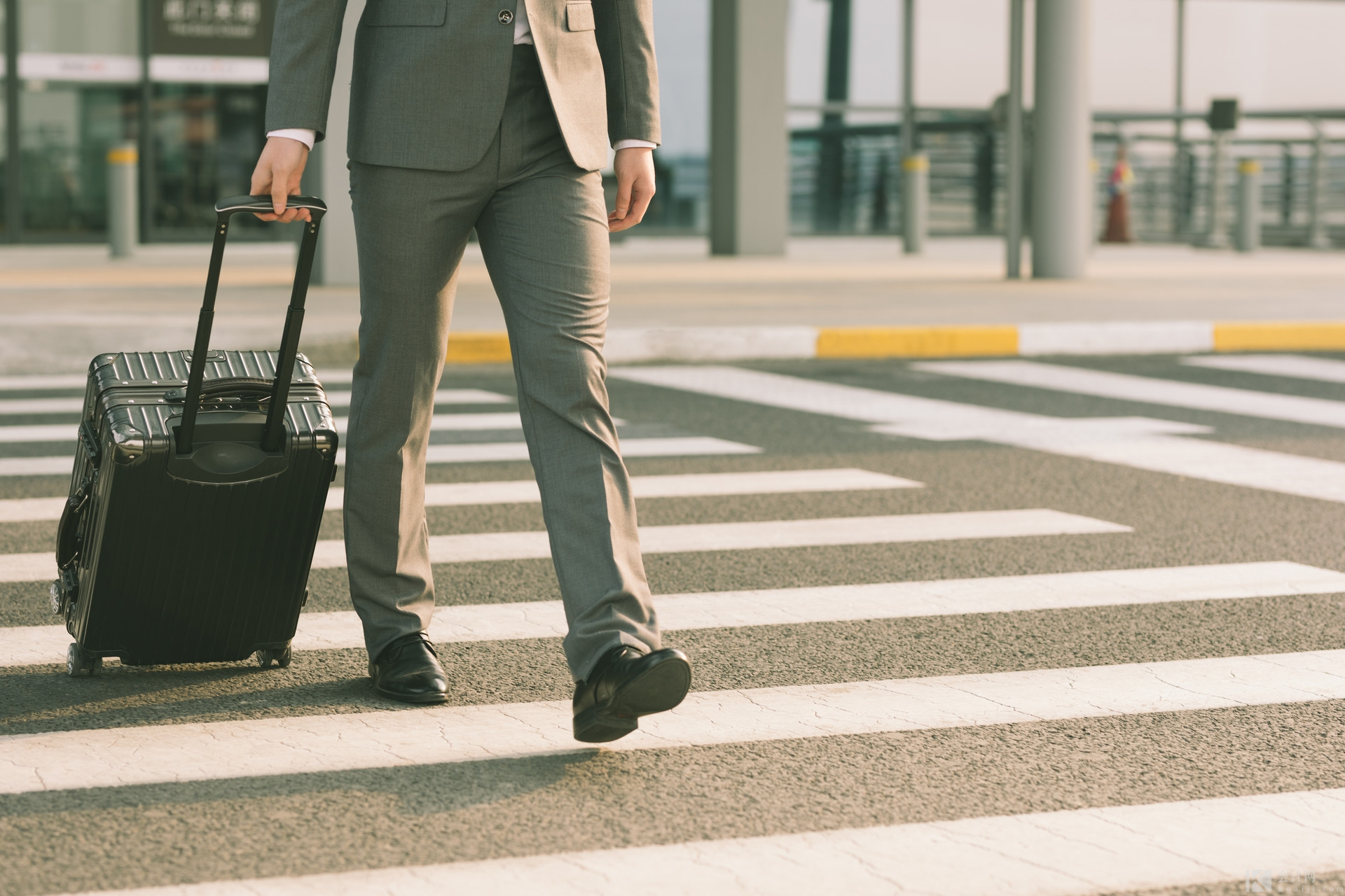 民航局回应川航飞行员确诊：成立调查组｜西安专项检查，事关疫情防控